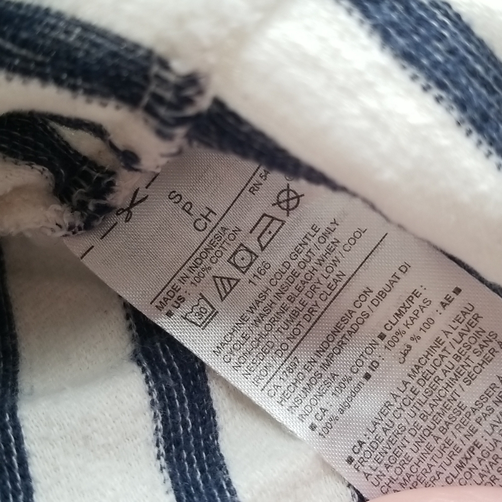 Old Navy Women's Stripe Top - Picture 5 of 8
